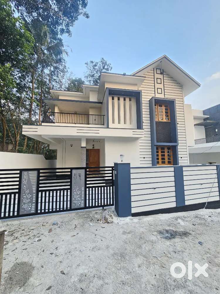 NEW HOUSE FOR SALE IN SREEKARYAM AYIROOPPRA