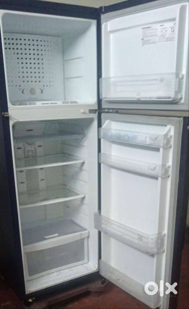 Double Door Refrigerator in Excellent Working Condition – Great Deal!