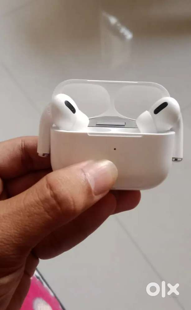 Airpods pro--earbuds