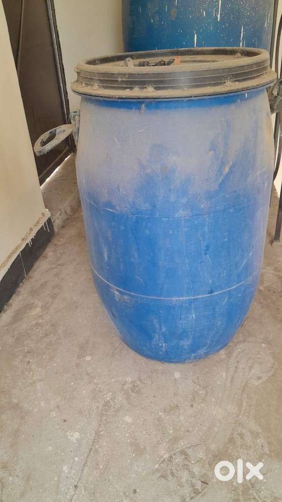 4 in number water drum.