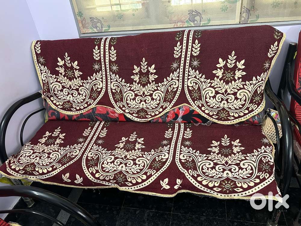 3 seater+2chair, Steel frame, Cushions included, Hardly used