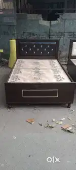 Bed 6 4 with box New