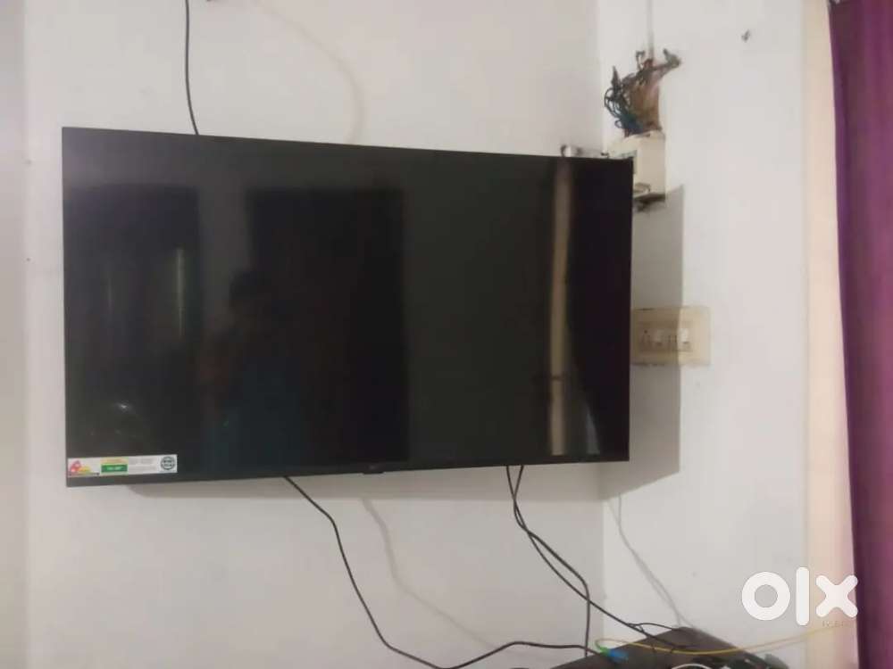 43 inch L e d  TV LG with seven months insurance