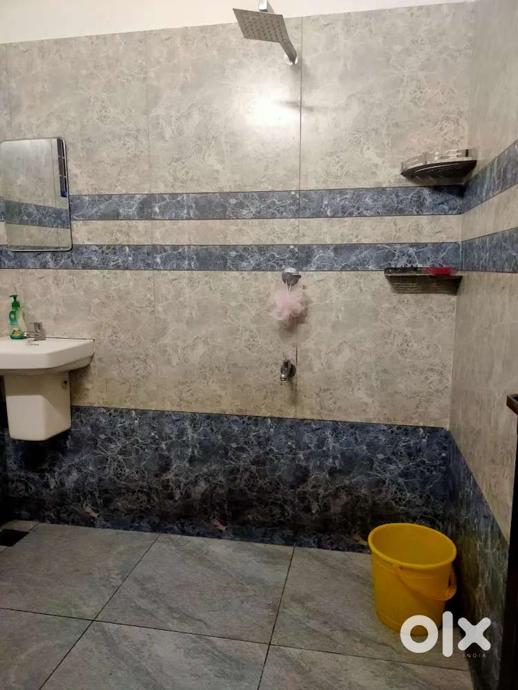 BATH ATTACH FURNISHED ROOM FOR SINGLE MAN ,BEHIND EDAPPALLY CHURCH