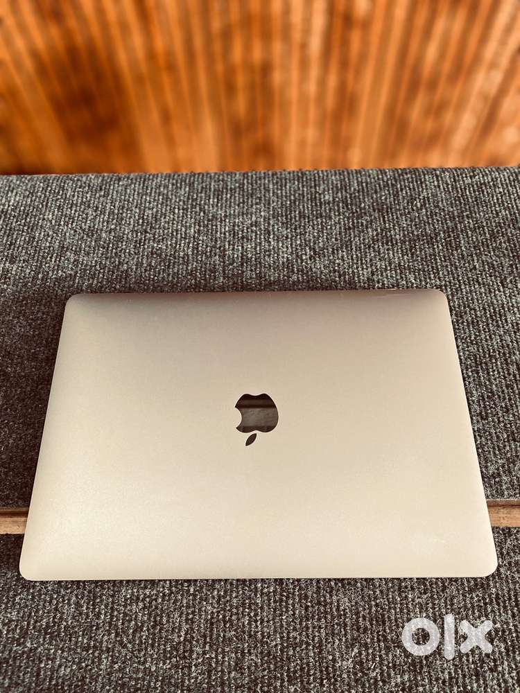 MacBook Air (Retina, 13-inch, 2019) 8/256 Good working machine
