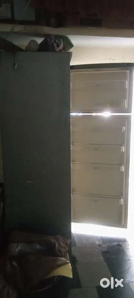 Goodrej pentacool fridge 425 liter