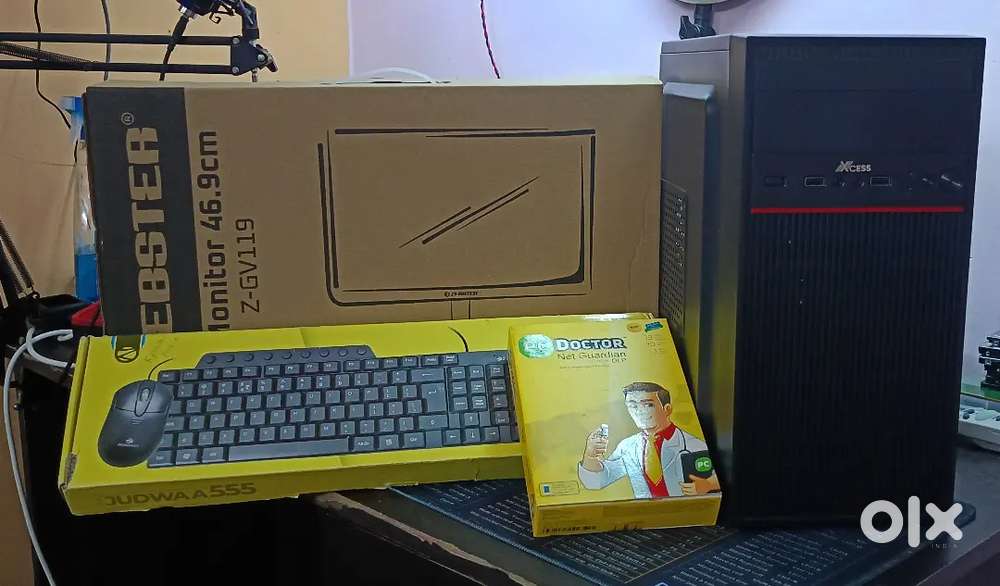 BRAND NEW WIFI I3 DESKTOP PC SET WITH  LED 19 KEYBOARD MOUSE 9000/-
