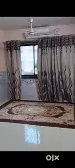 1st floor hai lift available hai neet n clean h