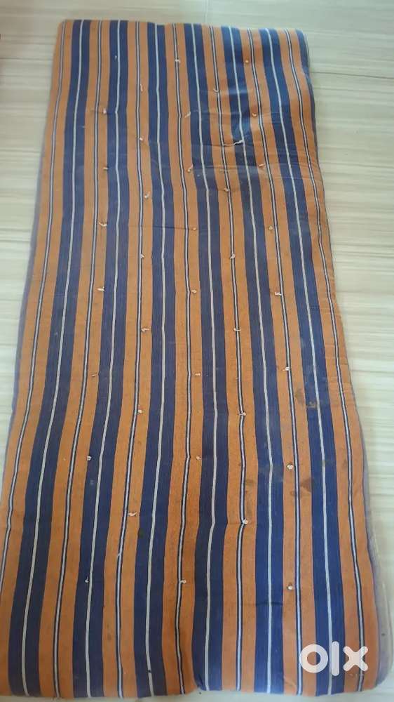 गादी 3*6 feet