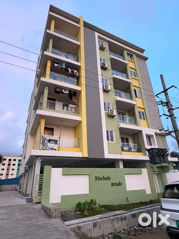 Newly constructed spacious flat, ready to occupy, car parking