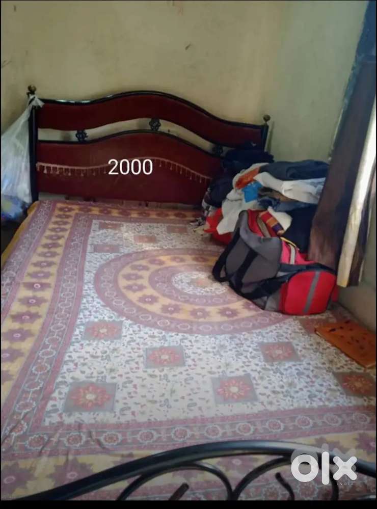 Box bed 4×6 excellent condition