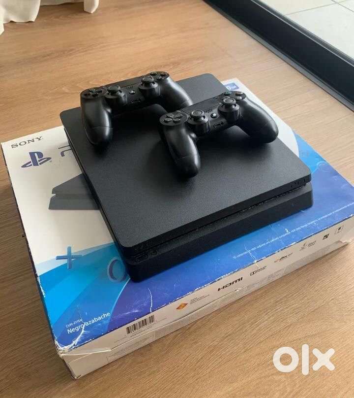 Ps4 slim console