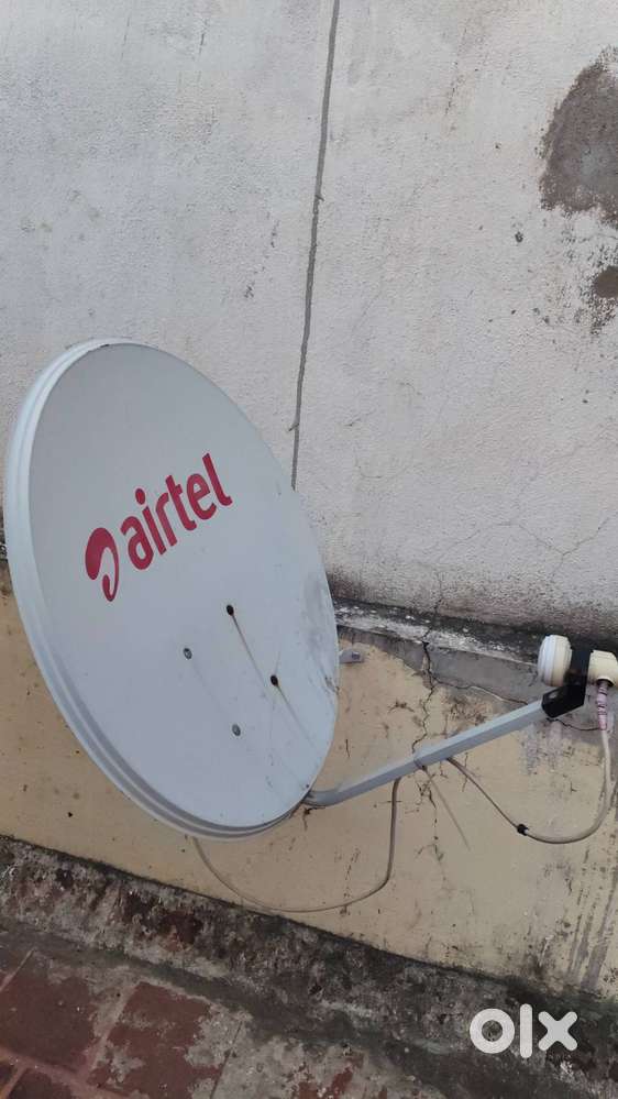 BPL 80cm LED TV with set top box Airtel Dish