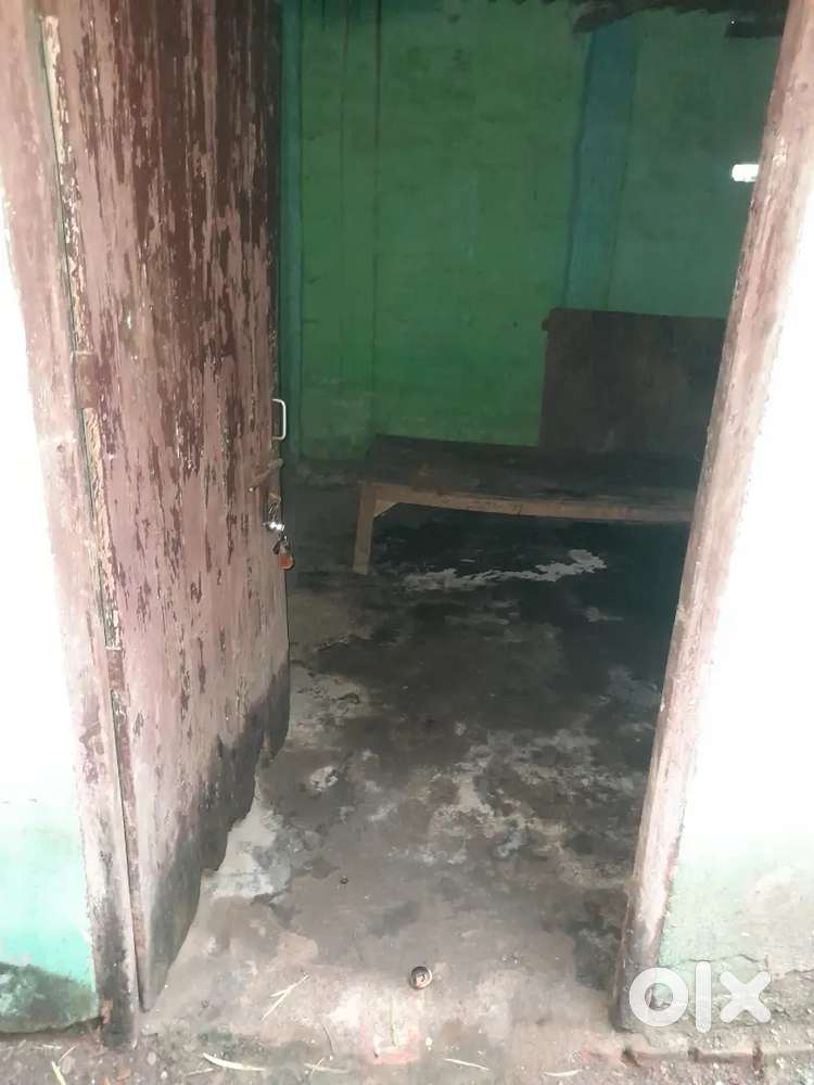 Goodam ke liye room khli hai