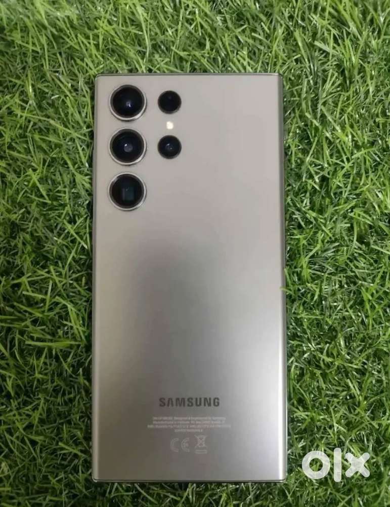 Samsung galaxy S24 ultra with all accessories emi available