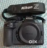 Nikon z5 Rs.75000/-