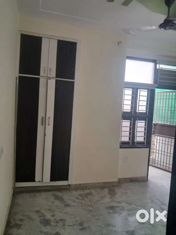 TWO BHK SEMI FURNISHED,RENT-12000, LOCATION -kira garden,nawada metro