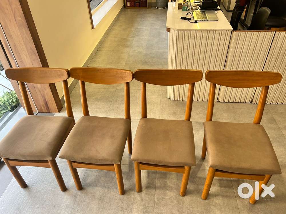 Wooden Chairs (5 pieces)