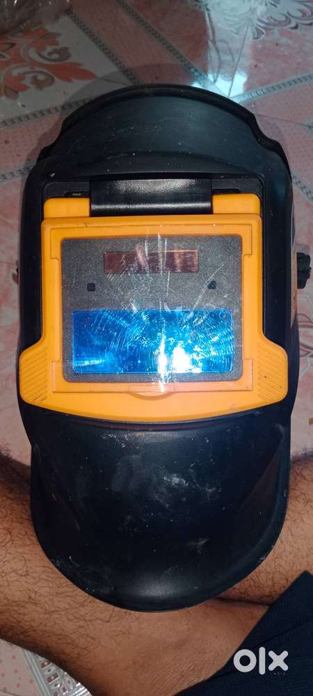Welding helmet