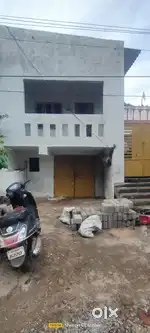 Road faced commercial house
