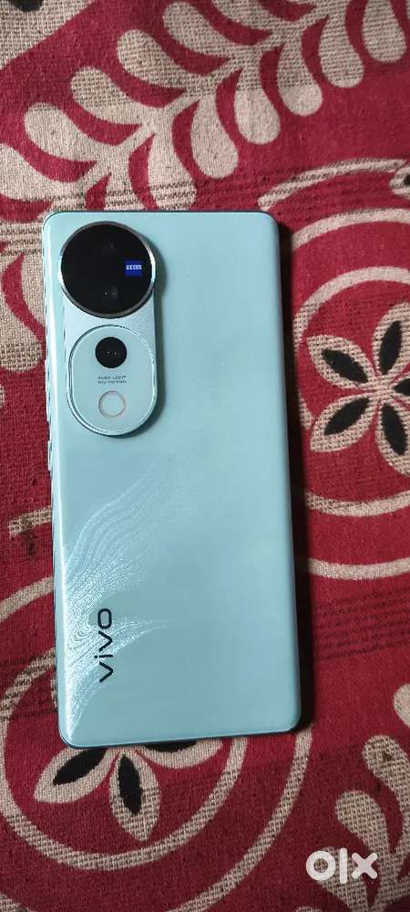 Vivo v40 pro