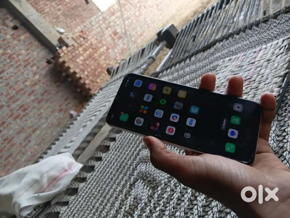 Yah phone bahut sasta mil raha hai kripya message Karen only 5000