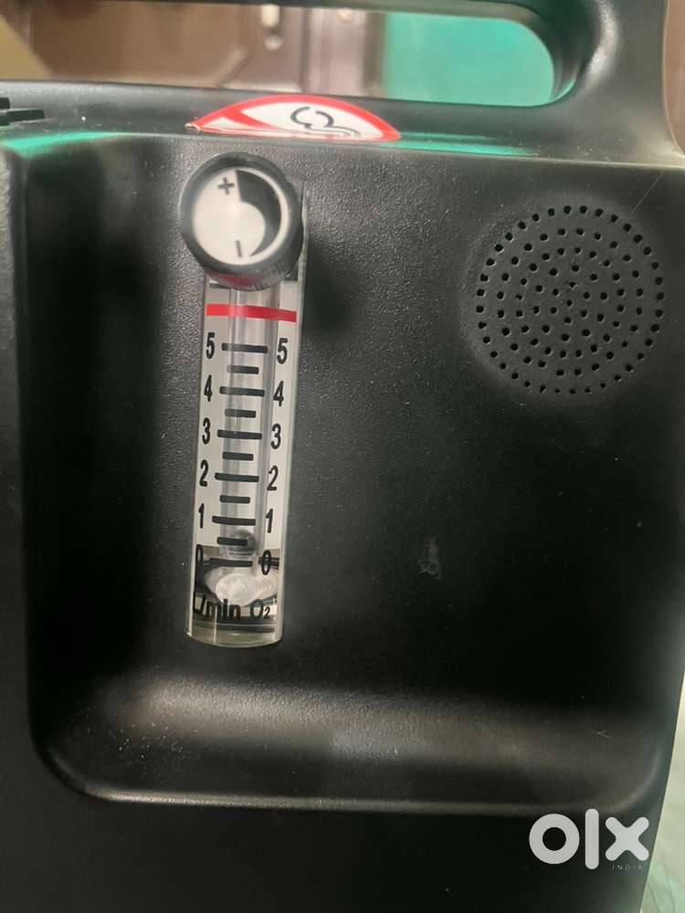 Oxygen concentrator of 5L with very good condition . Only 62 hours use
