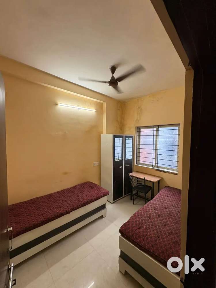 Fully independent Single Room,study table,ro,geyser,cleaner,wifi