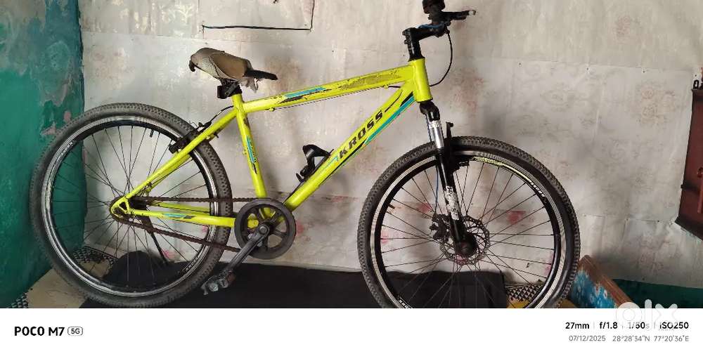 Kross cycle 1 years old cycle seat faati hai bargain ho jaiga