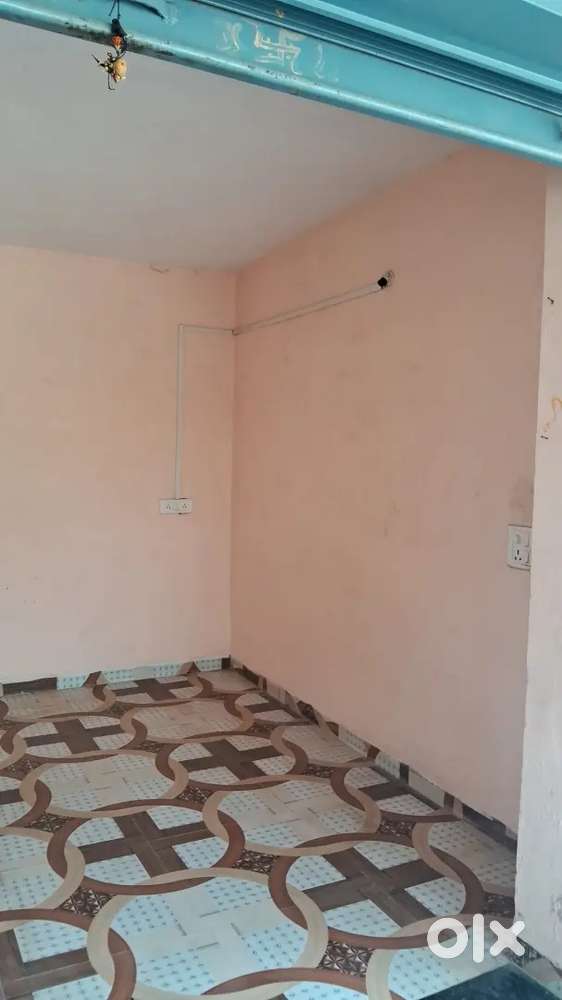 Shop Available for Rent