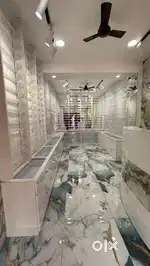 Sales girl for beauty accessories shop