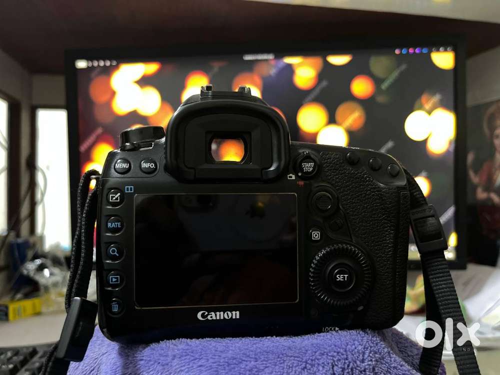 5d mark 4 and lens 50mm 35mm 85mm 14mm