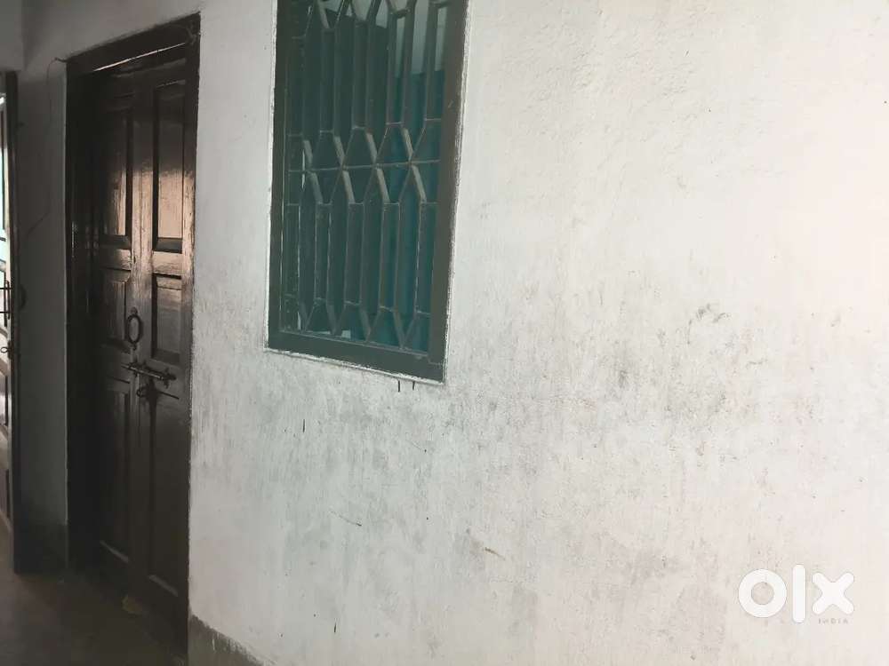 FEMALE ONLY SINGLE ROOM H OR COMMON WASHROOM AND ROOM ME HI KHANA BANA