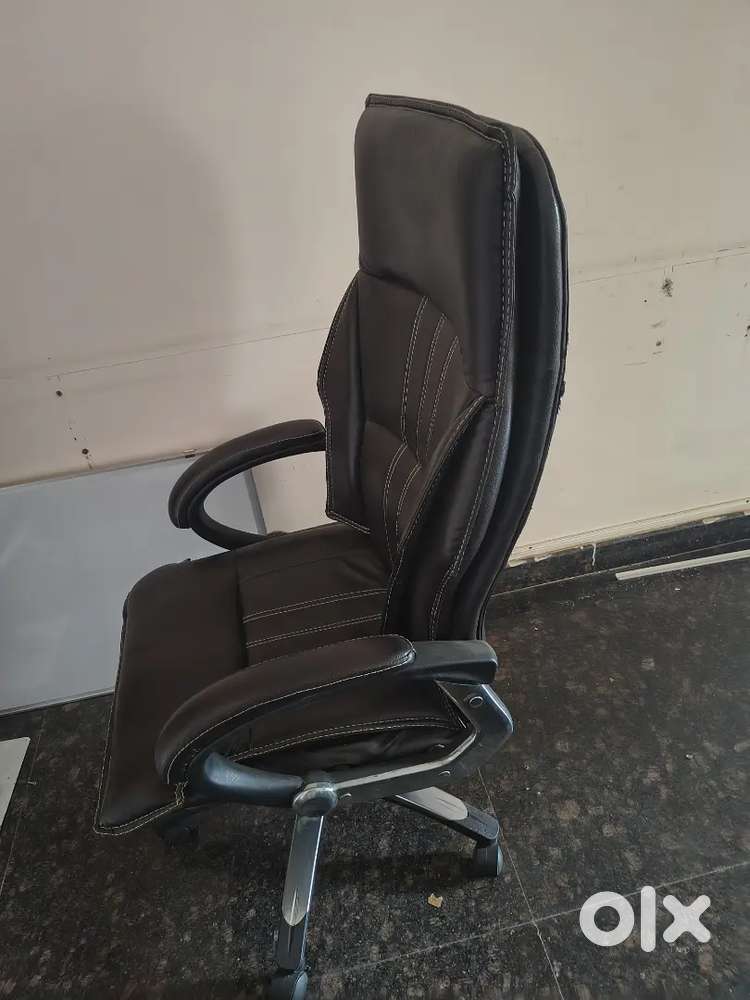 Excutive Chair New Condition.