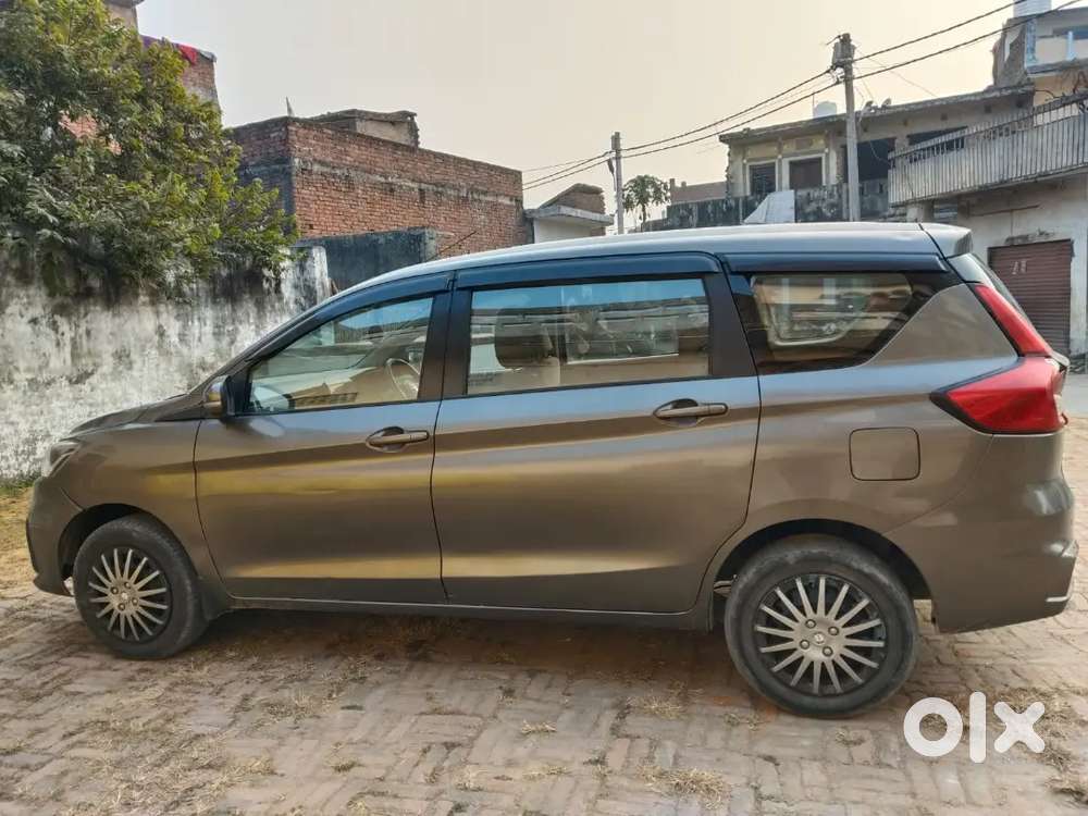 Maruti Suzuki Ertiga 2022 CNG & Hybrids 90000 Km Driven