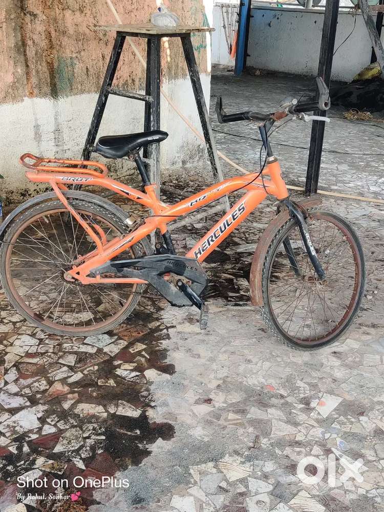 Hercules cycle hai cycle me kuch kaam nahi hai