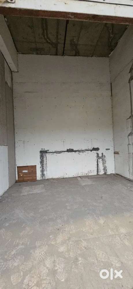 Shop available for rent