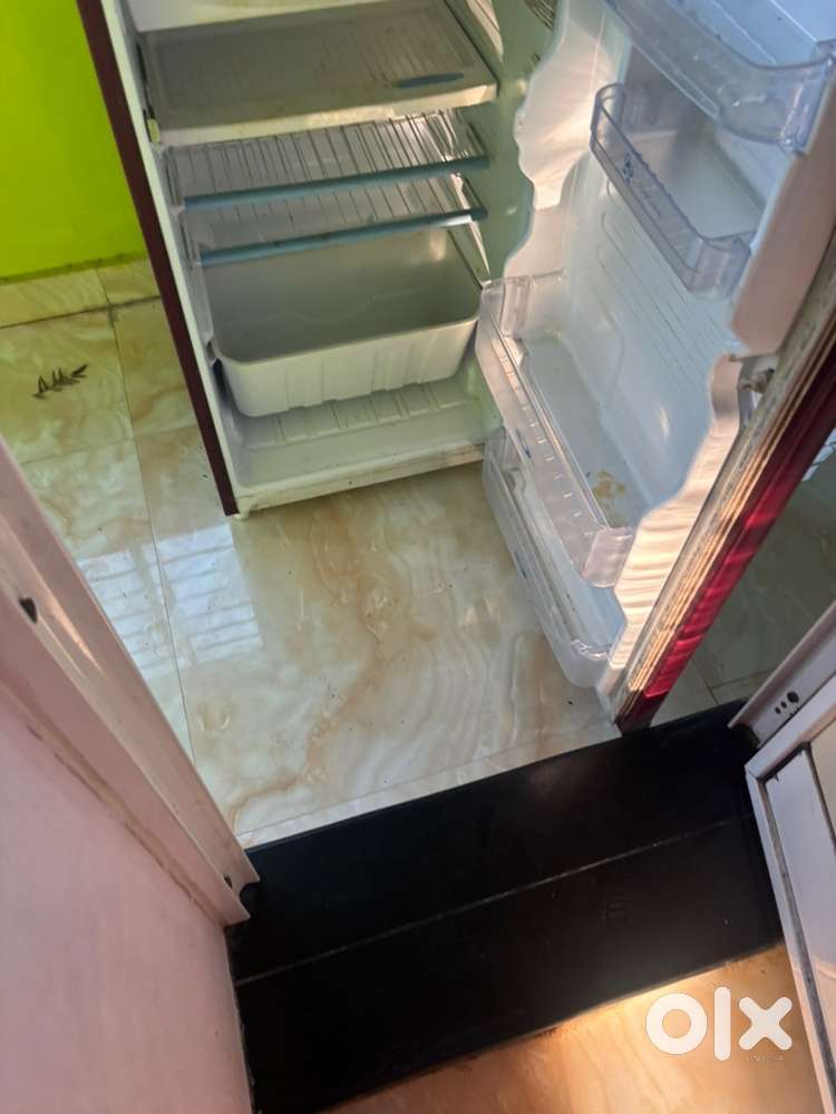 190 ltr 3 star fridge for sale