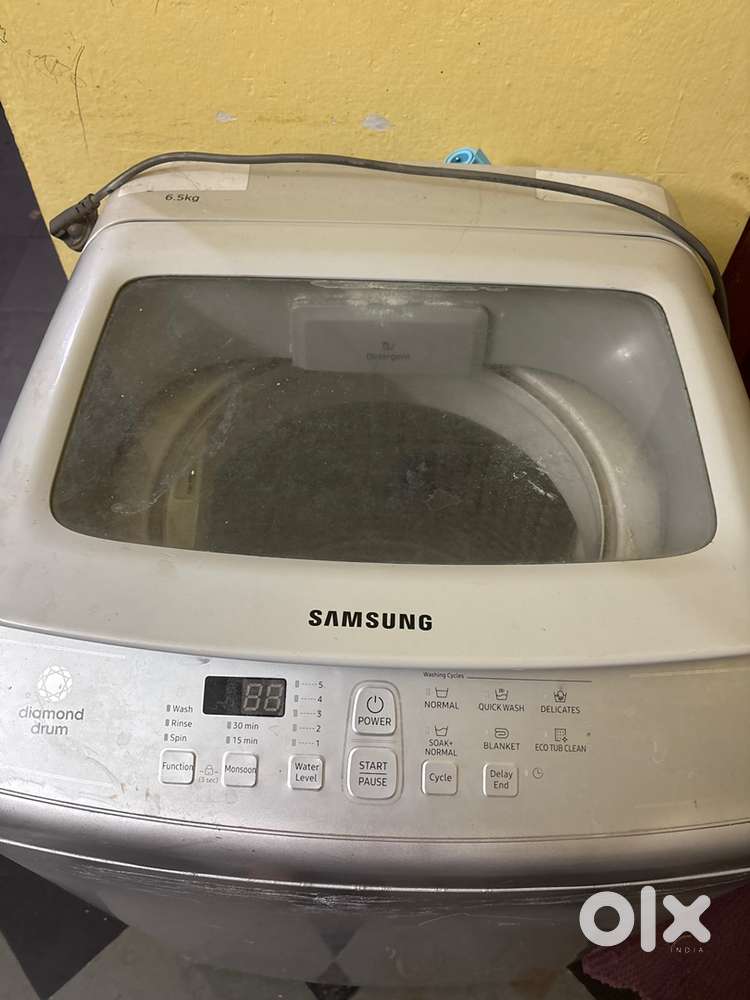 Washing machine automatic (sumsung company) in good condition .