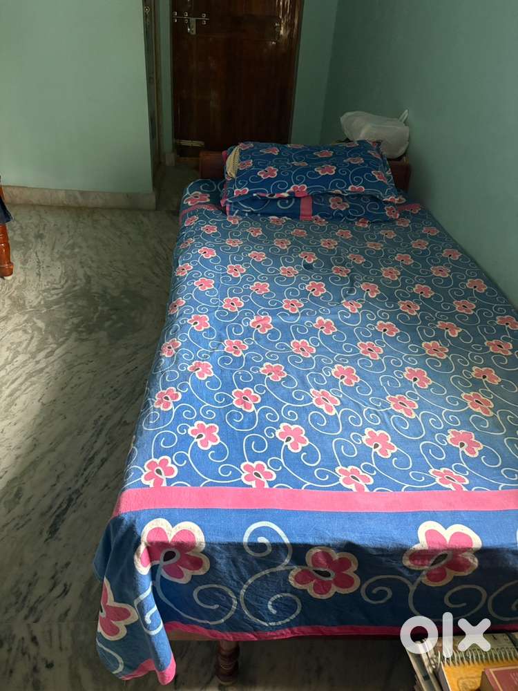Bed and mattress