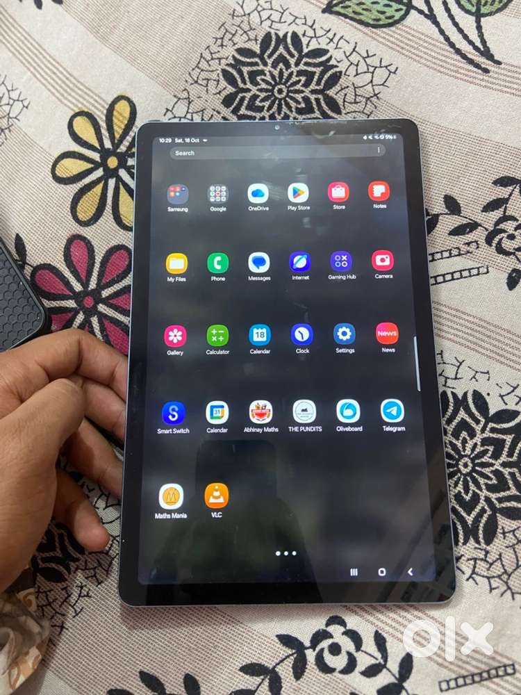 Samsung Tab s6 lite with Samsung Pen  and Sim card - 8 months old