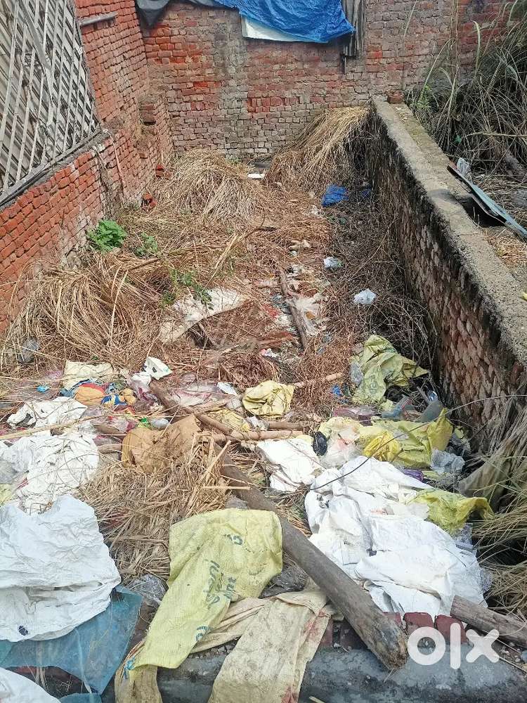 Selling 40sq yard plot