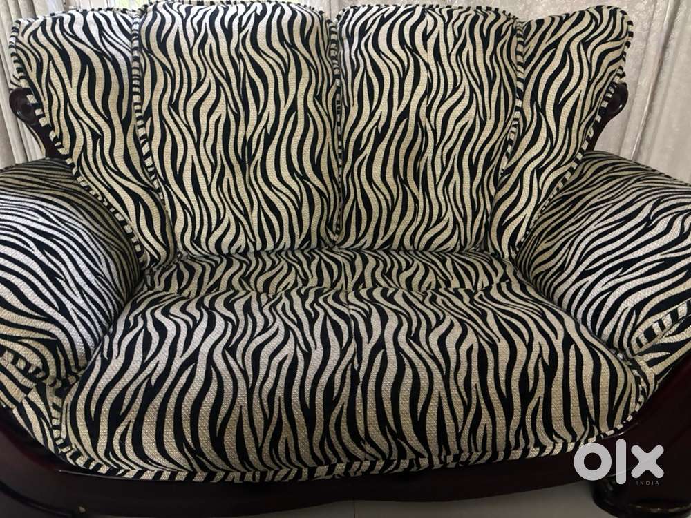 Zebra Print 2-Seater Sofa – Comfortable & Stylish Design