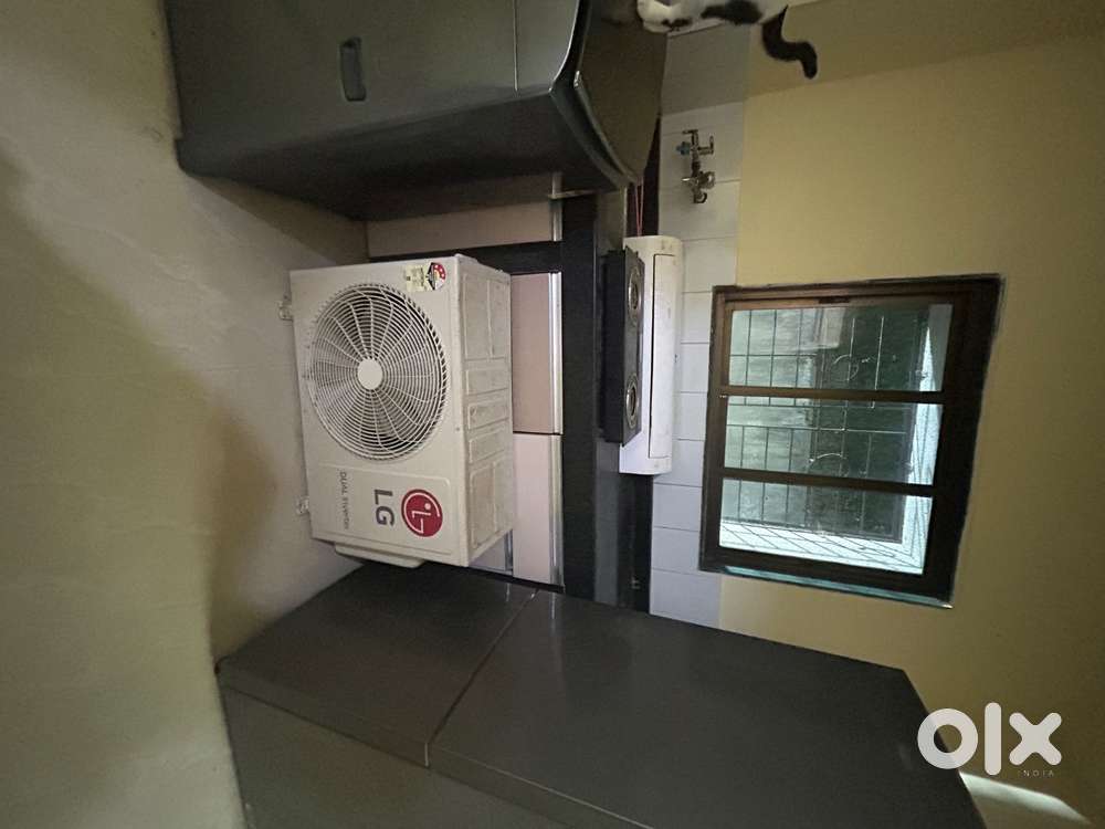 LG Split AC 1.5 Ton 3 Star Inverter – Excellent Condition