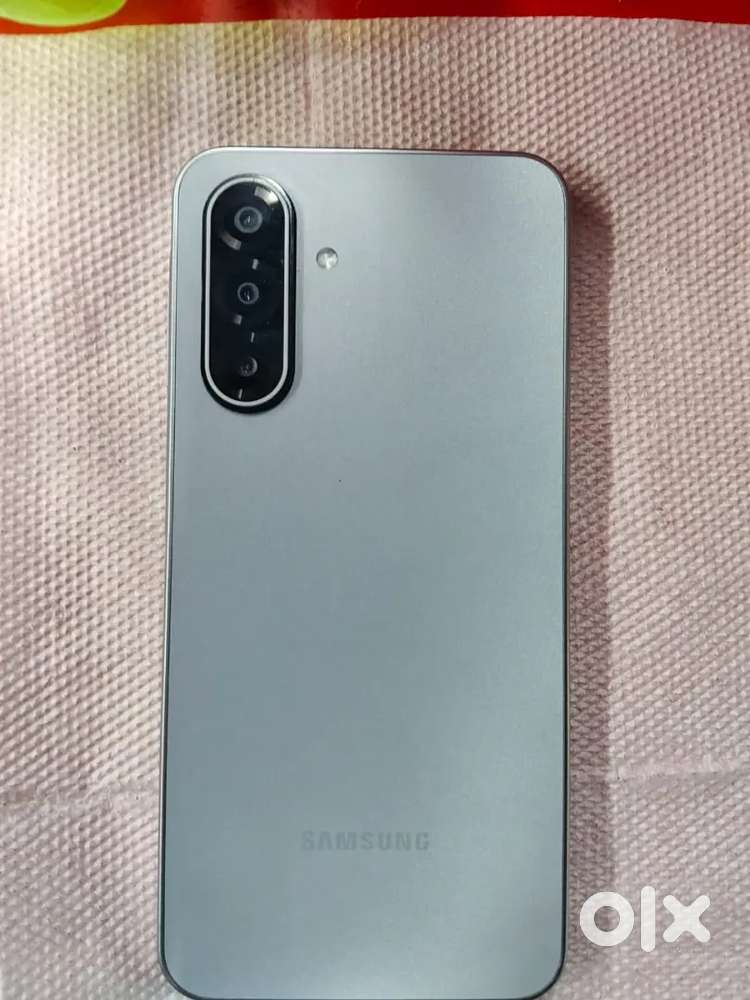 Only 1 mounth old phone semsung galaxy a17  6/128
