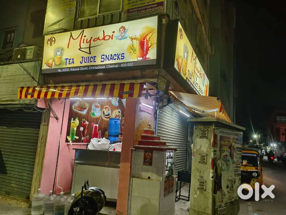 Tea juice shop helper