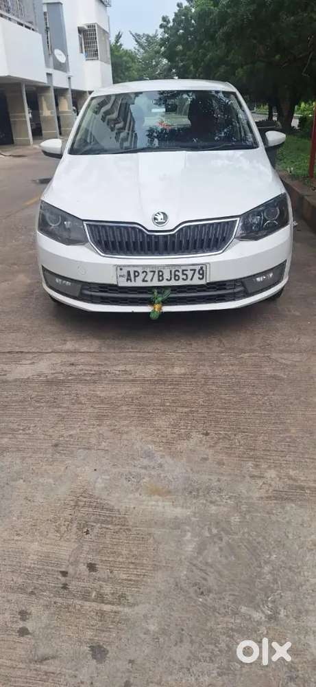 Skoda rapid style at 1.5 tdi very good condition showroom trak pull