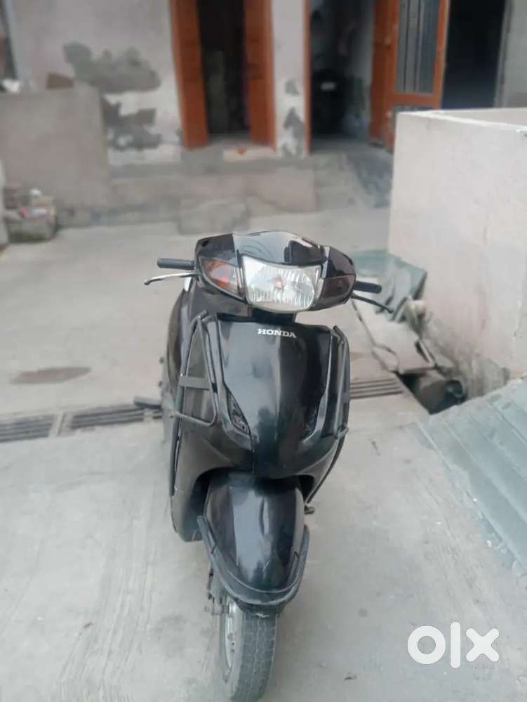 Activa 2014 model rc complete black color condion ok ha