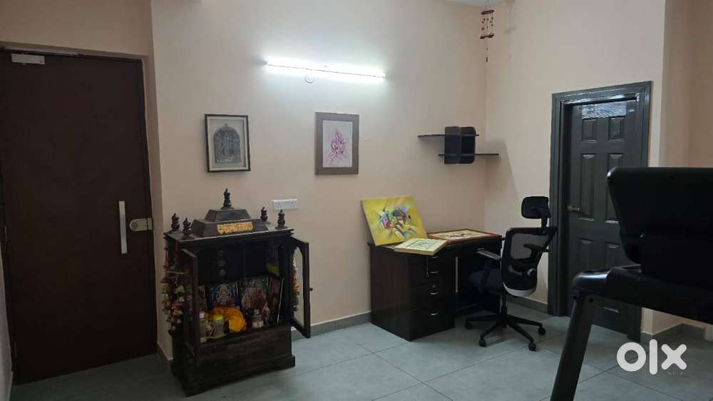 2400 sq ft flat in AGI-II semi furnished  reday to move