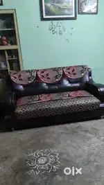 3+2 seater wooden sofa set
